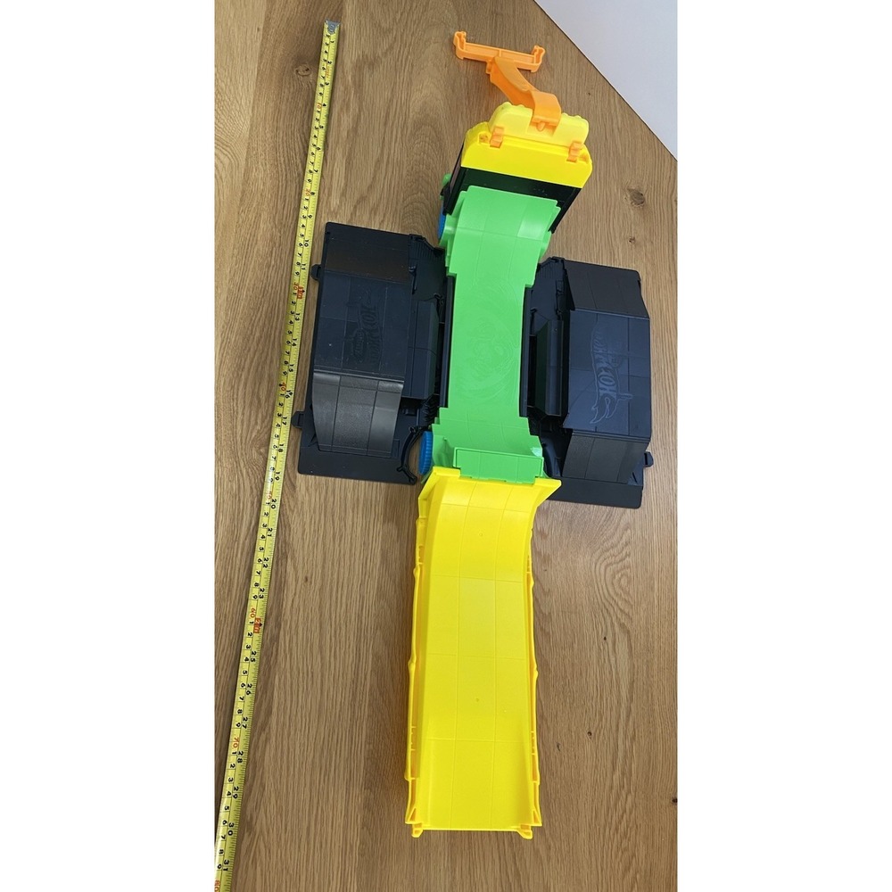 Hot Wheels Tony Hawk World Tour Skate Bus Playset Ramp Truck Base No Accessories - Picture 8 of 13